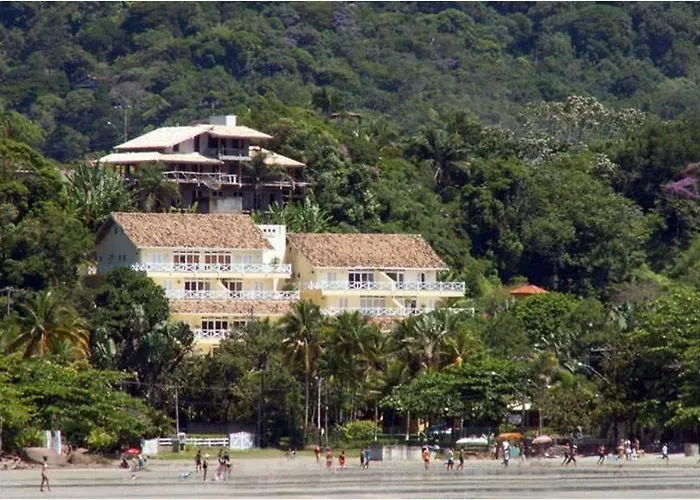 Duplex cobertura na praia em condomínio familiar Ubatuba